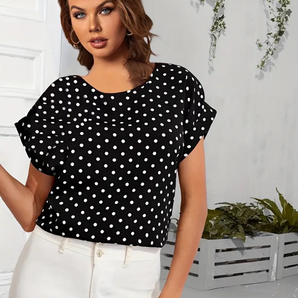 New Adrianna Papell Black and White Boxy Blouse with Cuffed Cap Sleeves Size M